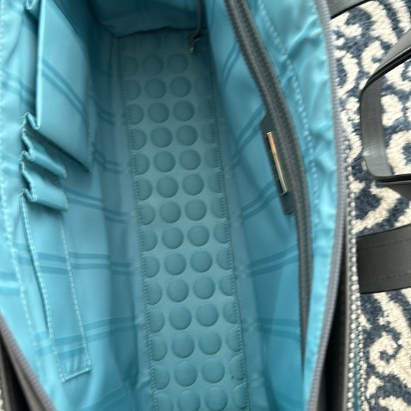 🎀Tumi Voyager Business Tote - Picture 16 of 16